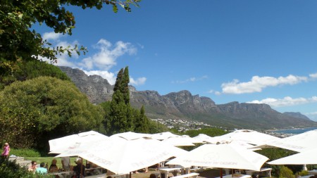 Round Table Restaurant avec une vue superbe sur Camp Bay et Twelve Apostles...et c est tout!